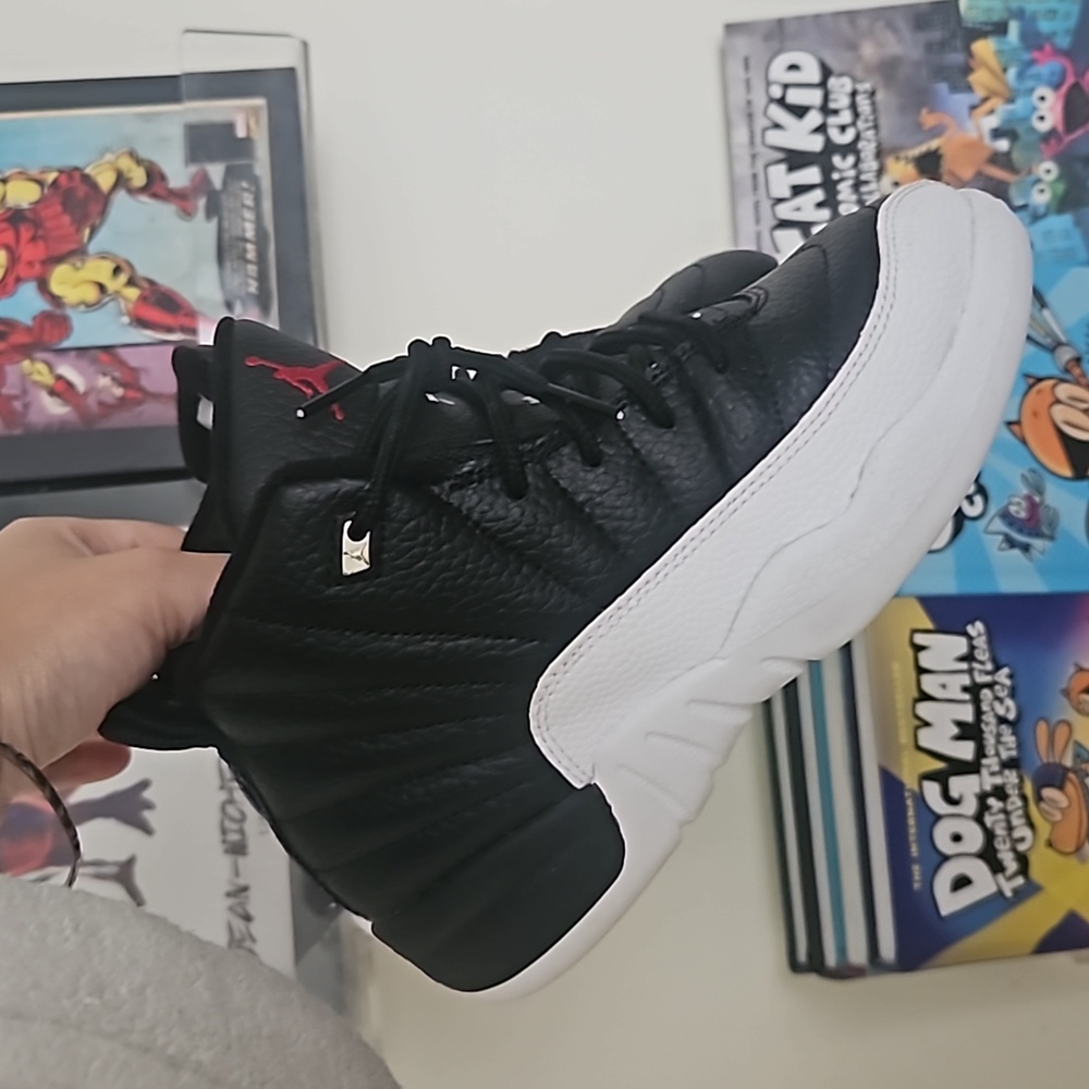 Jordan Playoff 12s size 1y